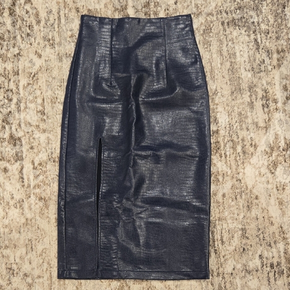 Topshop Dresses & Skirts - Topshop Shimmering Midnight Blue Midi Skirt